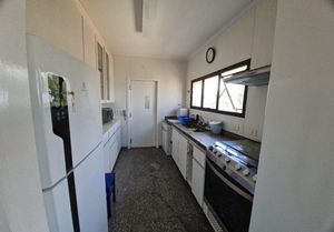 Image 6 - 890843