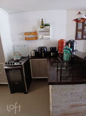 Image 10 - 890847
