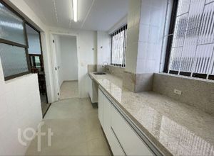 Image 9 - 890872