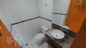 Image 9 - 890883