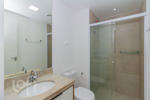 Image 11 - 890907