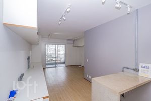 Image 30 - 890907