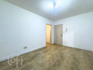 Image 8 - 890909