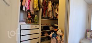 Image 9 - 890916