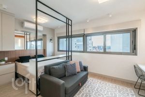 Image 3 - 890917