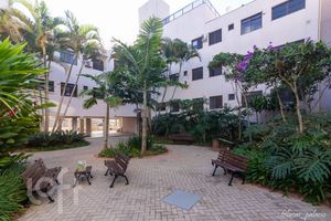 Image 30 - 890923