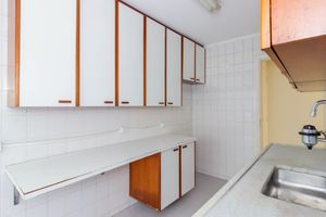 Image 18 - 890929