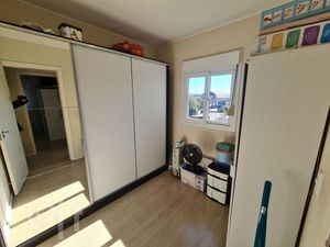 Image 9 - 890930