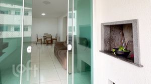 Image 9 - 890936
