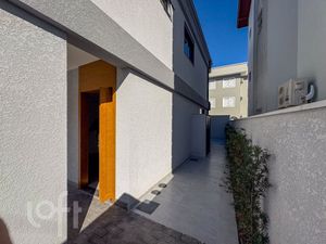 Image 6 - 890937