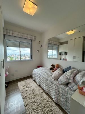 Image 5 - 890947
