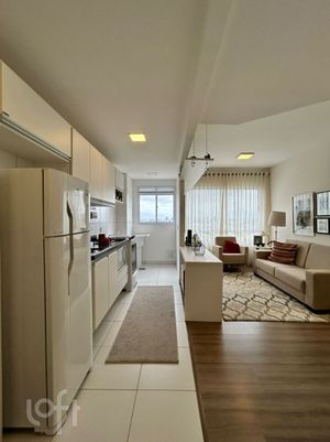 Image 10 - 890947
