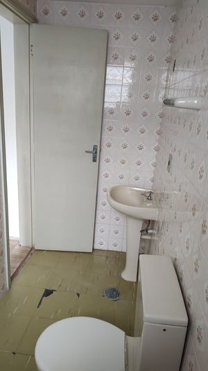 Image 9 - 890960