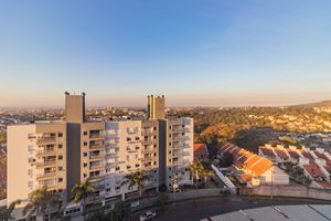 Image 8 - 890964