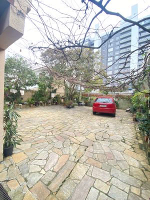 Image 11 - 891015