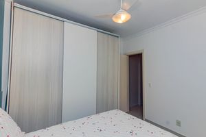 Image 18 - 891017