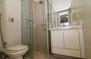 Image 19 - 891027