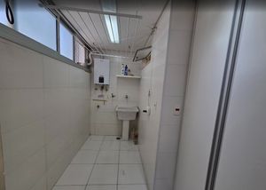 Image 12 - 891027