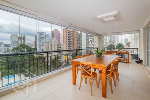 Image 6 - 891072