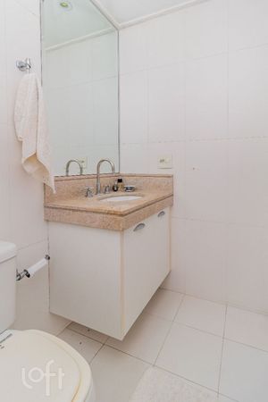 Image 19 - 891072