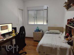 Image 9 - 891072