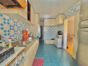 Image 18 - 891079