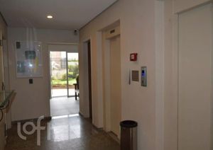 Image 13 - 891101