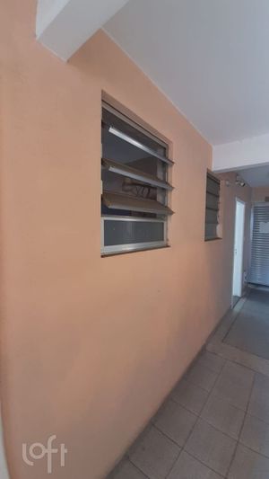 Image 8 - 891102