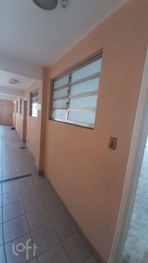 Image 9 - 891102