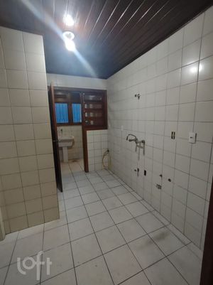 Image 7 - 891105