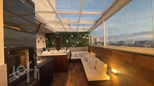 Image 8 - 891107