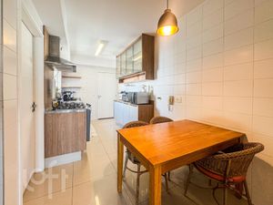 Image 14 - 891140