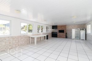 Image 4 - 891143
