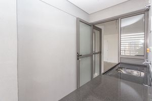 Image 17 - 891146