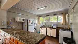 Image 12 - 891166