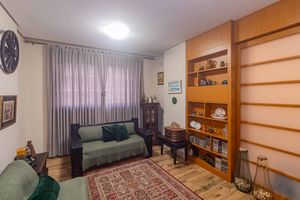 Image 1 - 891182