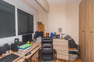 Image 10 - 891182