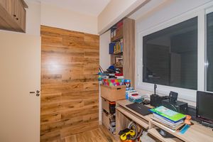 Image 11 - 891182