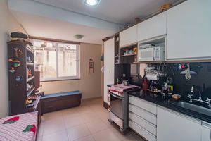 Image 28 - 891182