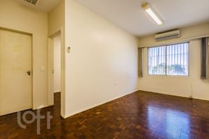 Image 19 - 891185