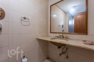 Image 19 - 891189