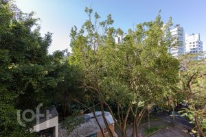 Image 7 - 891199