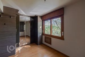 Image 6 - 891199