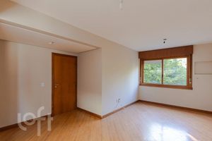 Image 4 - 891199