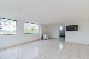 Image 21 - 891219