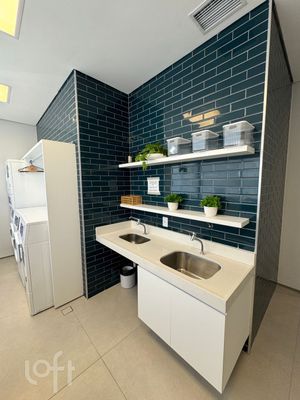 Image 14 - 891229