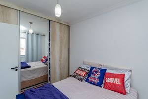 Image 18 - 891237