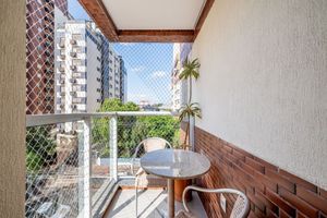 Image 15 - 891249