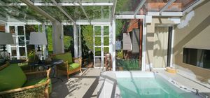 Image 19 - 891261