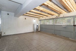 Image 4 - 891312